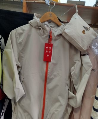 Chubasquero-Impermeable_transpirable-para-Señora